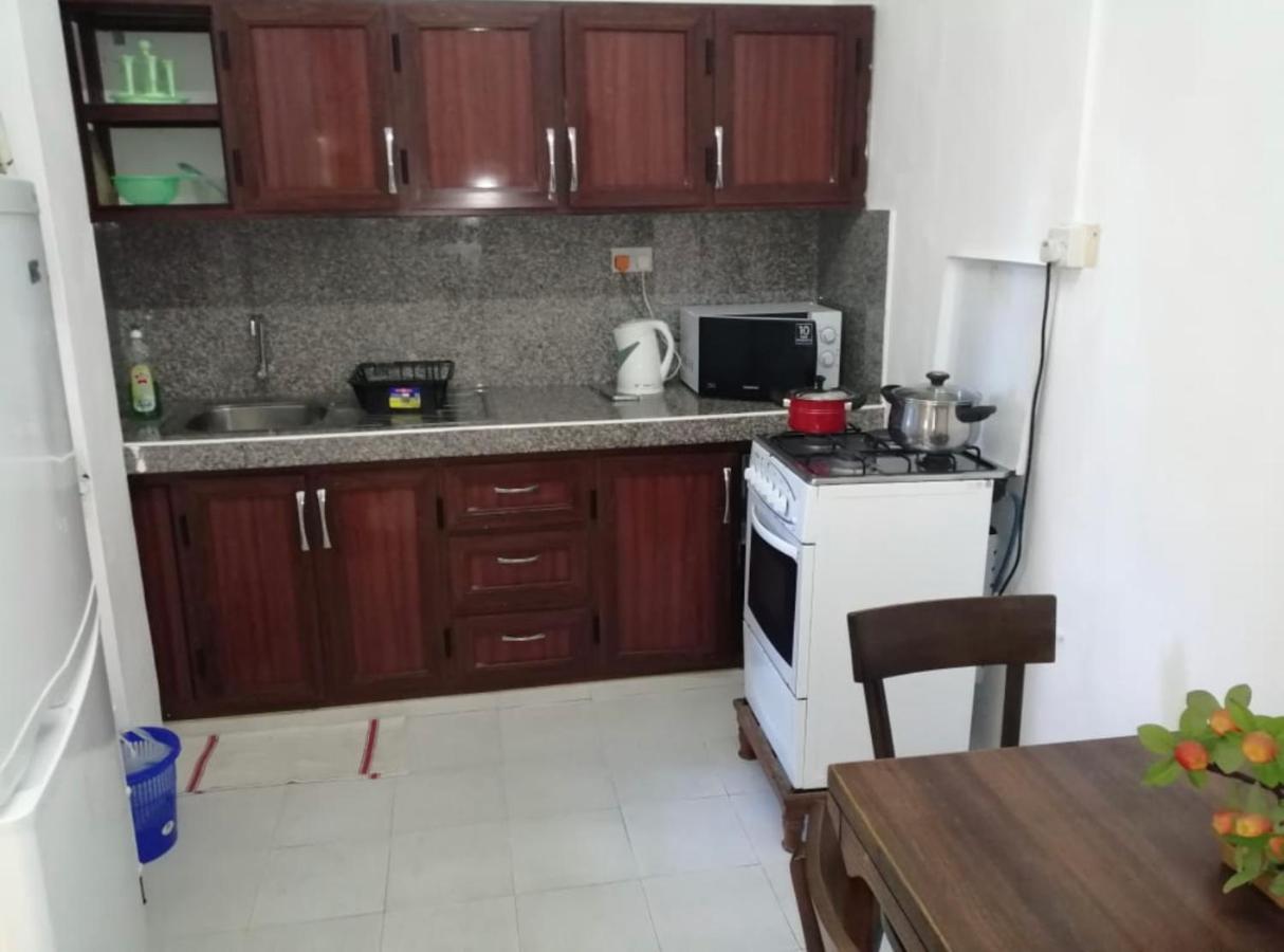 Champs De Mars Apartment Port Louis Luaran gambar