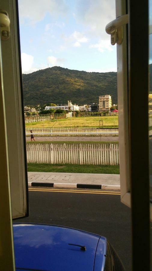 Champs De Mars Apartment Port Louis Luaran gambar